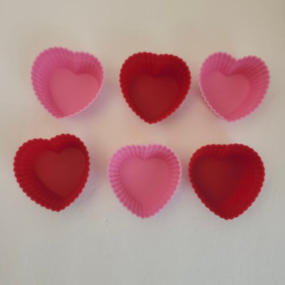 Wilton Silicone Muffin Baking Cup Lot Of 30 Hearts Flowers Squares Multi-Color - Picture 7 of 12